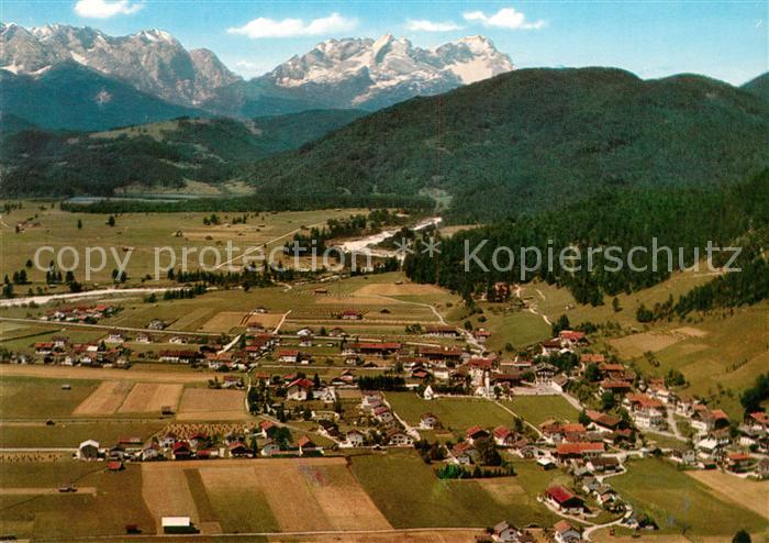 Wallgau Fliegeraufnahme mit Wetterstein und Zugspitze