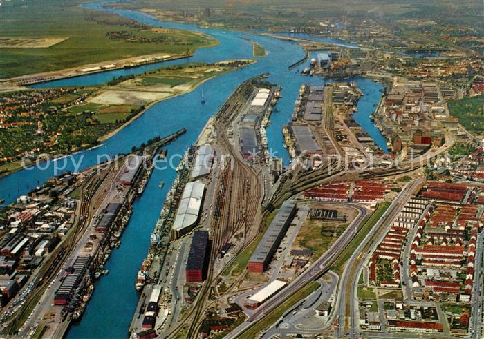 BREMEN  CITY Fliegeraufnahme Hafen