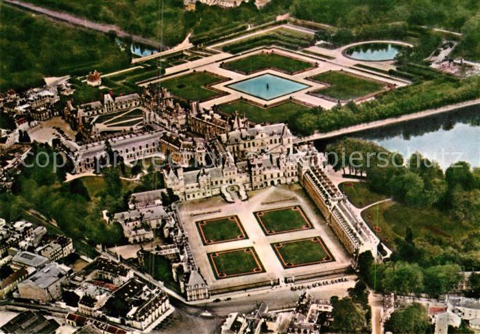 Fontainebleau Seine et Marne Fliegeraufnahme Chateau