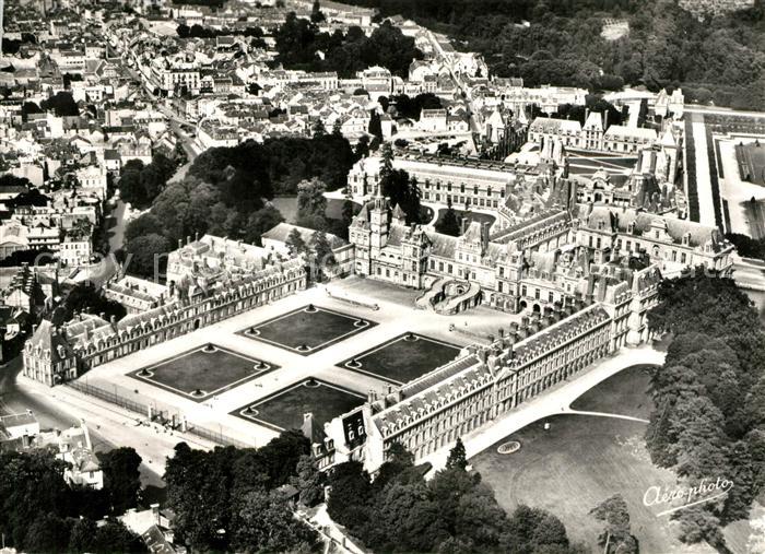 Fontainebleau Seine et Marne Fliegeraufnahme Chateau