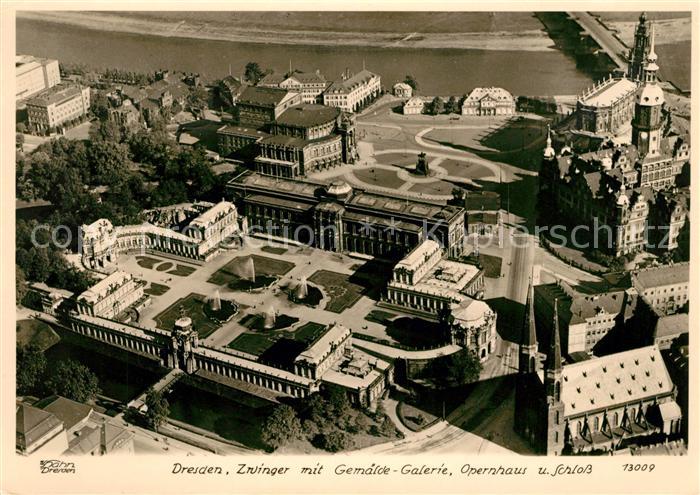 DRESDEN Elbe Zwinger Gemaeldegalerie Opernhaus Schloss