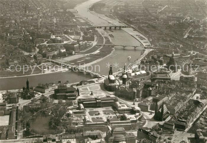 DRESDEN Elbe Fliegeraufnahme Altstadt und Neustadt Elbpartie