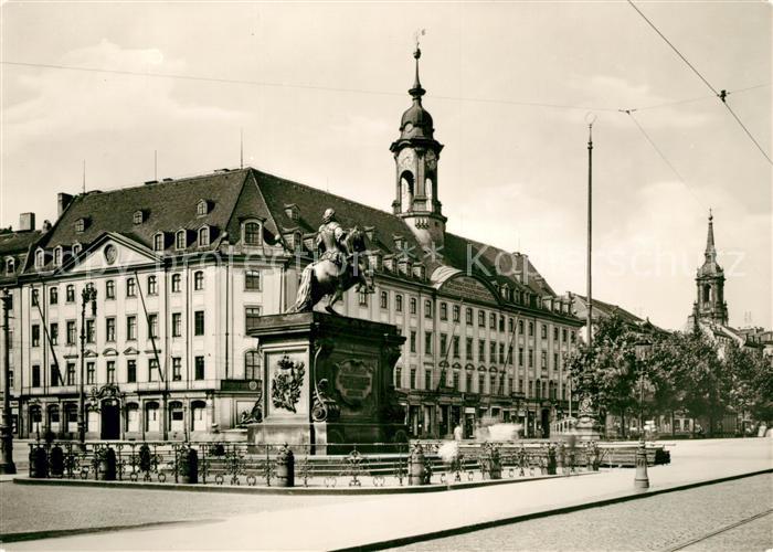 DRESDEN Elbe Neustaedter Rathaus und Denkmal