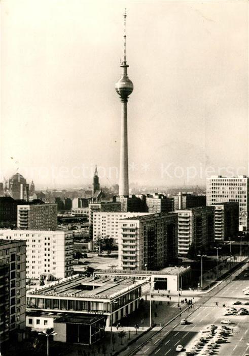 BERLIN  CITY Karl Marx Allee mit Fernsehturm