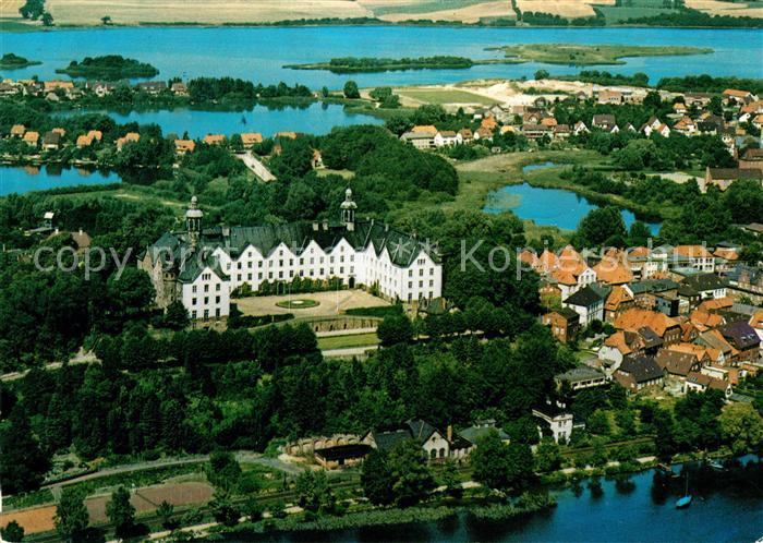 Ploen See Fliegeraufnahme mit Schloss