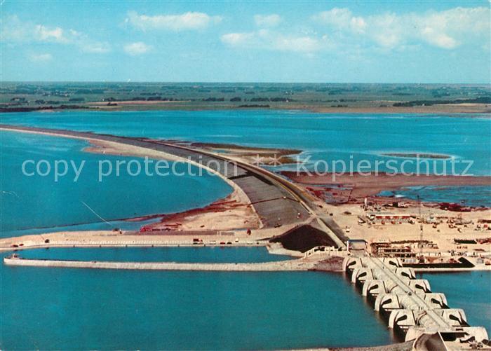 Eiderstedt Eiderabdaemmung zwischen Hundeknoell und Vollerwiek Fliegeraufnahme