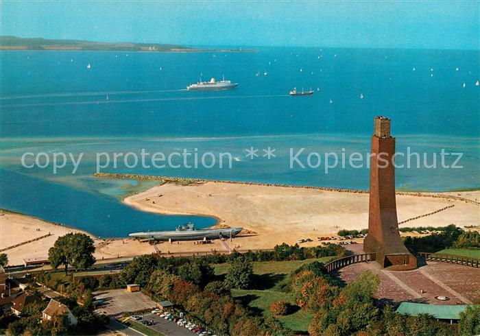 Laboe Marine Ehrenmal mit U 995 Fliegeraufnahme