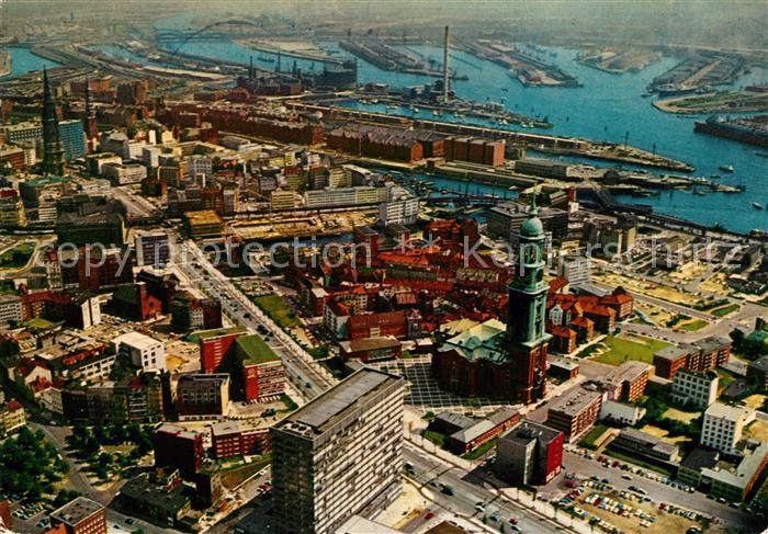 Hamburg Michel Ost West Strasse und Hafen