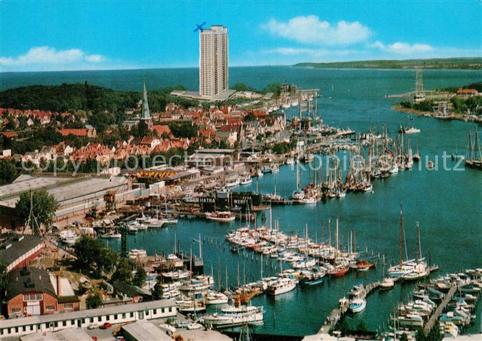 Travemuende Ostseebad Fliegeraufnahme Hafen