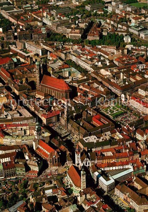 Muenchen Fliegeraufnahme Stadtzentrum Rathaus Marienplatz Frauenkirche