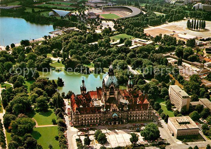 HANNOVER  CITY Fliegeraufnahme Rathaus mit Sportzentrum