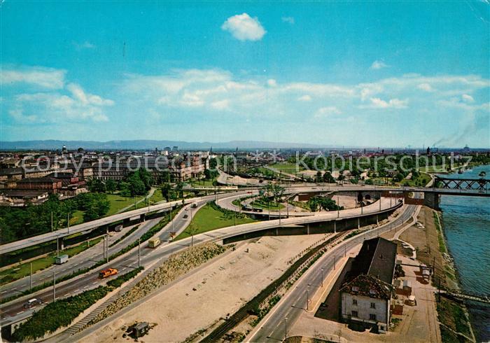 MANNHEIM BW Schloss Auffahrt zur Rheinbruecke