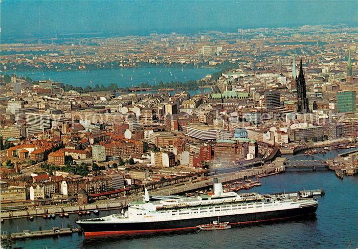 Hamburg Stadt ueberseebruecke TS Queen Elisabeth II