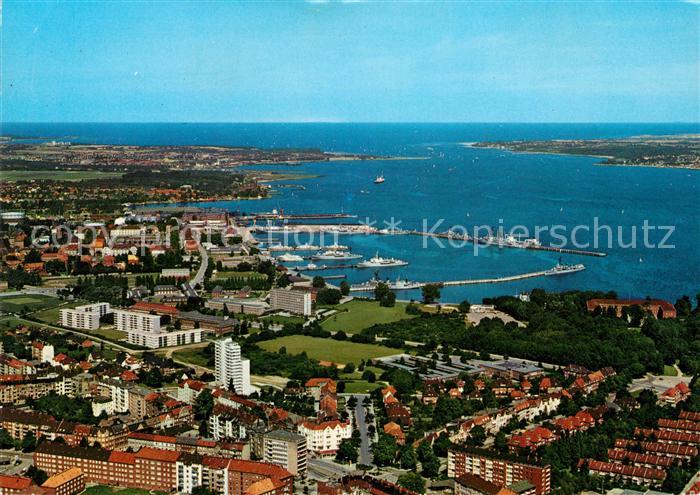 Wik Fliegeraufnahme mit Hafen und Kieler Foerde