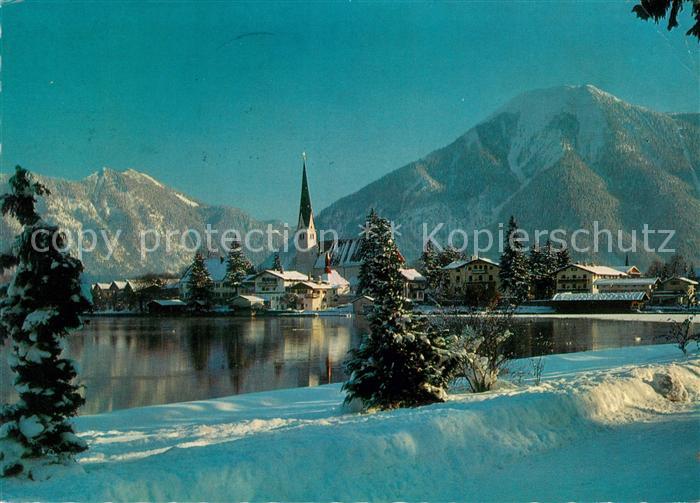 Rottach-Egern Partie am See im Winter mit Wallberg und Bodenschneid