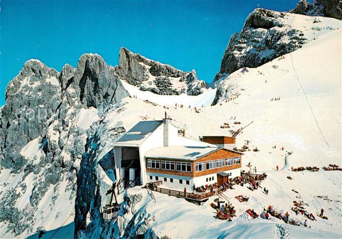 Mittenwald Bayern Karwendelspitze mit Bergstation und Sonnenhang Fliegeraufnahme