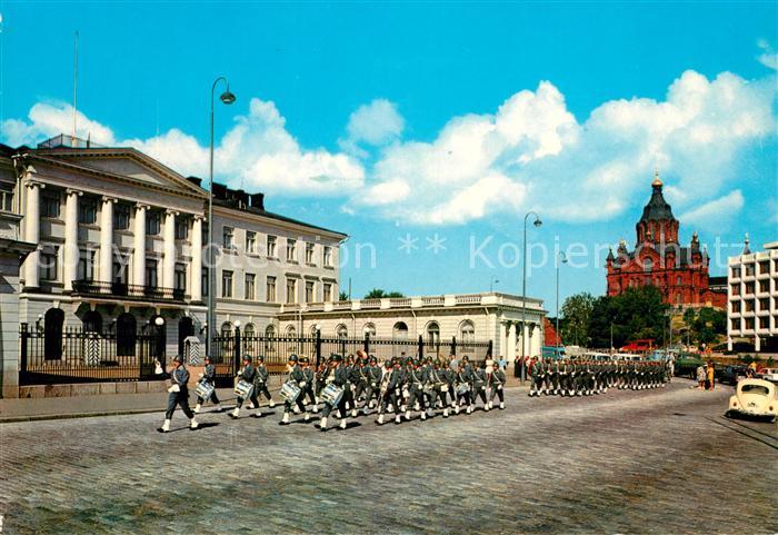 Helsinki Vahtiparaati Presidentin linnan edustalla