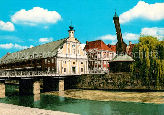 Lueneburg Altes Kaufhaus und Kran