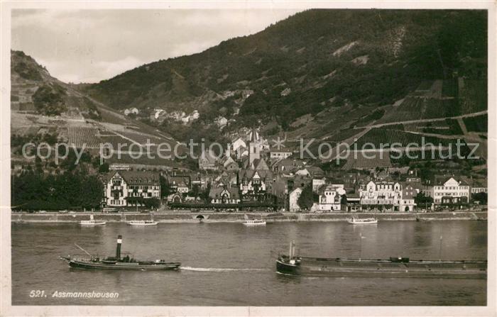 Assmannshausen Blick ueber den Rhein Frachtkahn Binnenschifffahrt Weinberge Rhei