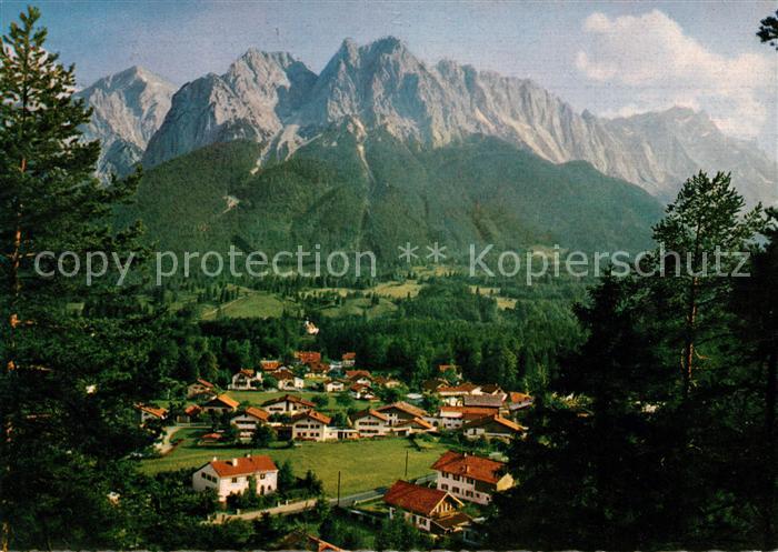 Grainau Landschaftspanorama mit Alpspitze Wadenstein Zugspitze Wettersteingebirg