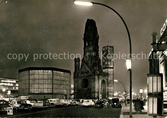 BERLIN CITY Kurfuerstendamm Kaiser Wilhelm Gedaechtniskirche bei Nacht