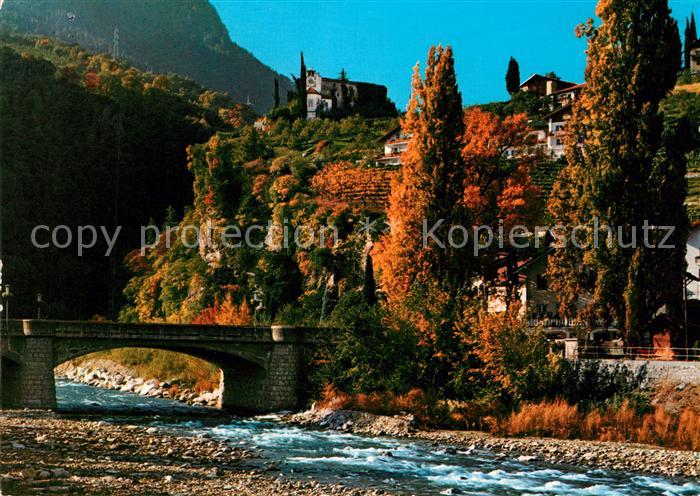 Lana Meran Schloss Braunsberg Uferpartie am Fluss Herbststimmung