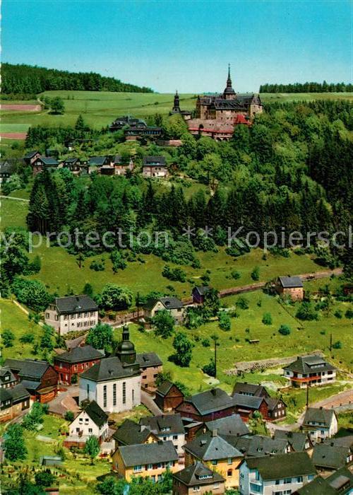 Lauenstein Oberfranken Blick ueber Lauenstein zur Burg