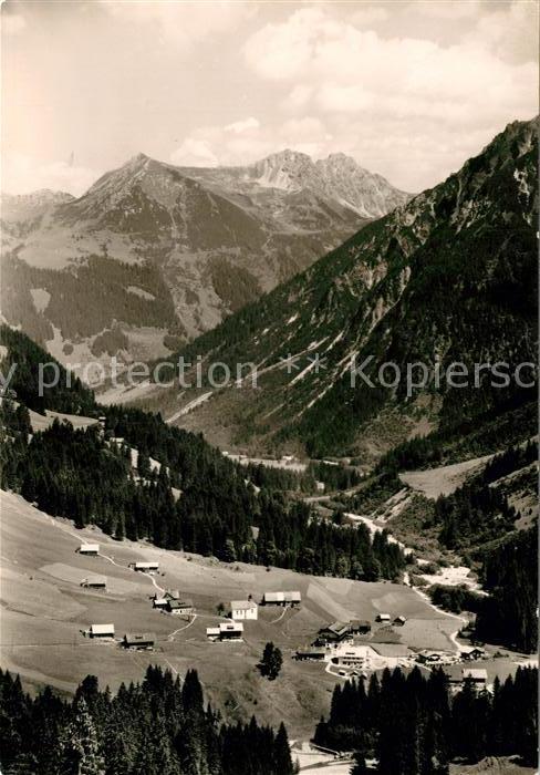 Baad Mittelberg Kleinwalsertal Panorama mit Hammerspitze
