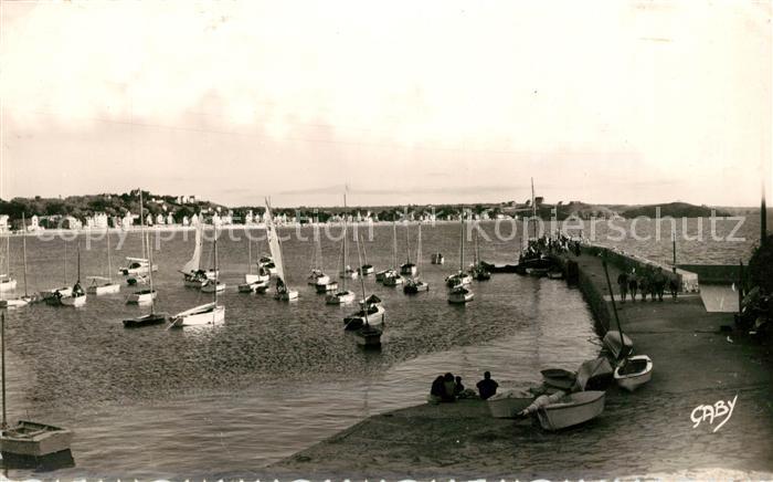 Le Val Andre Hafen Segelboote