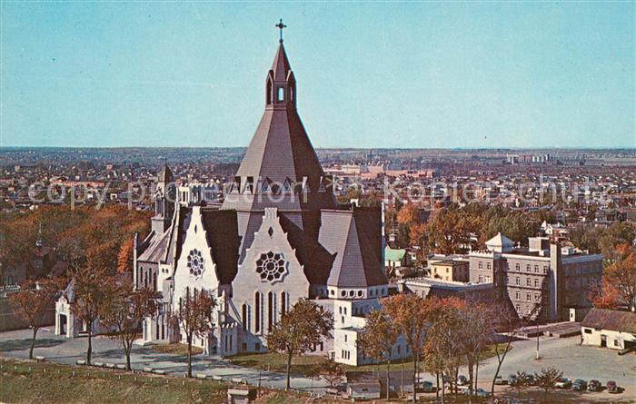 Quebec Vue aerienne de la nouvelle Basilique Sanctuaire National de Notre Dame d