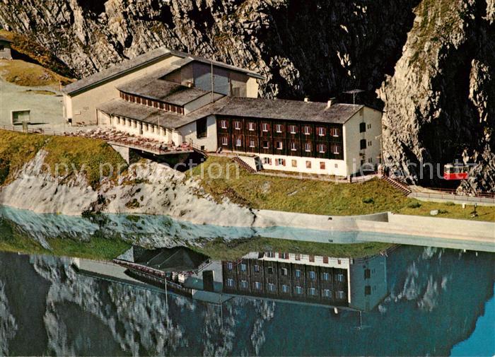 Douglass Huette Luenersee Wasserspiegelung Luenerseebahn