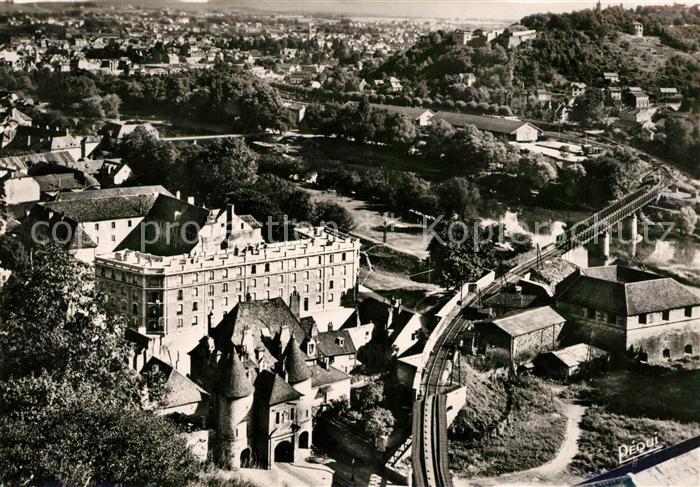 Besancon les Bains Panorama au premier plan La Porte Rivot