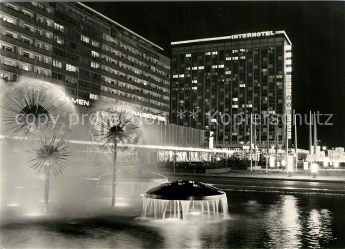 DRESDEN Elbe Prager Strasse Interhotel Newa Wasserspiele Nachtaufnahme