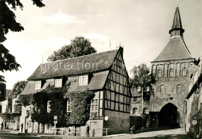 Stralsund Mecklenburg Vorpommern Kuetertor und Jugendherberge Grete Walter