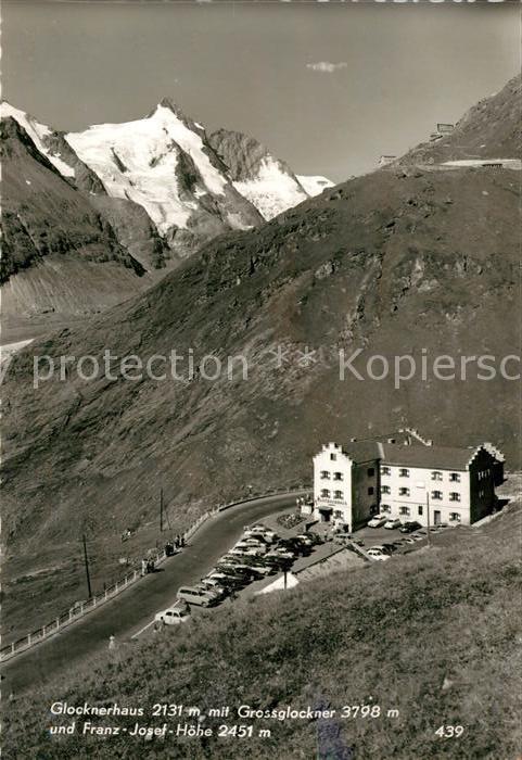 Glocknerhaus mit Grossglockner und Franz Josef Hoehe Hohe Tauern