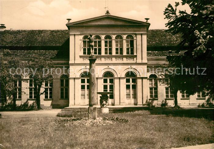 Neustrelitz Musikschule Denkmal Statue