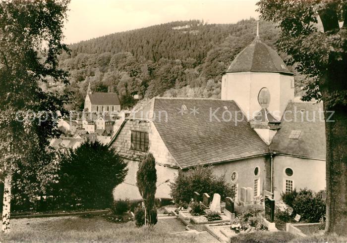 Ruhla Concorridakirche im Hintergrund St Trinitatis Kirche