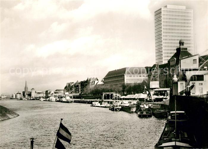 Duesseldorf Rheinfront mit Mannesmann Hochhaus