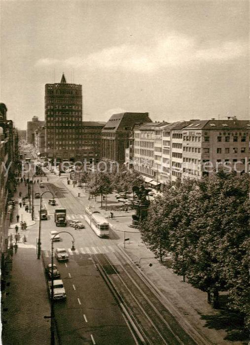 Duesseldorf Alleestrasse Strassenbahn Hochhaus