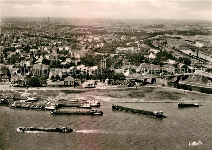 Homberg Niederrhein Rheinschifffahrt Frachtkaehne Fliegeraufnahme