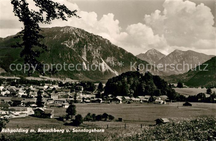 Ruhpolding Landschaftspanorama mit Rauschberg und Sonntagshorn Chiemgauer Alpen