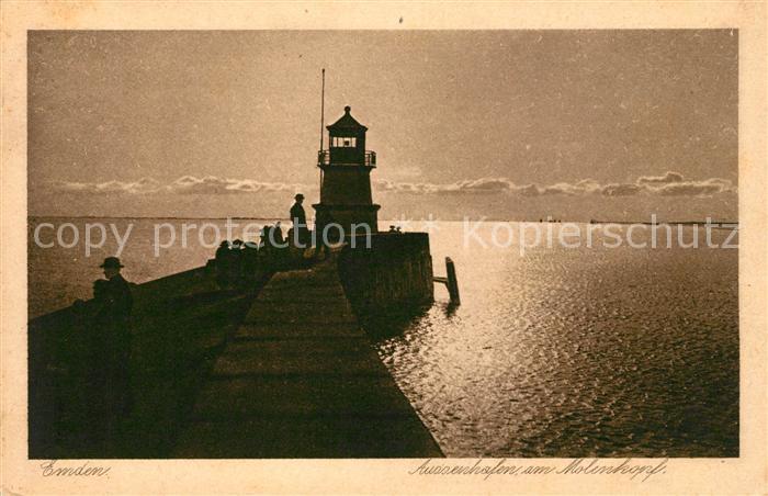 Emden Ostfriesland Aussenhafen am Molenkopf Leuchtturm