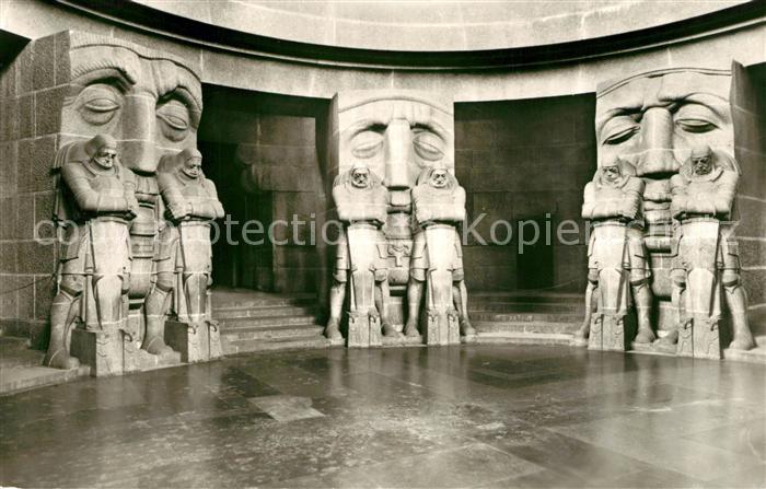 LEIPZIG Sachsen Voelkerschlachtdenkmal Blick in die Krypta
