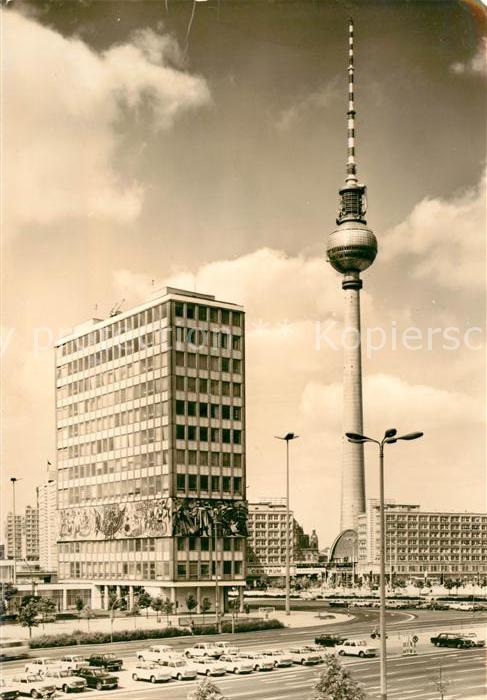 BERLIN  CITY Haus des Lehrers Fernsehturm Hauptstadt der DDR