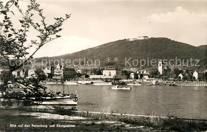 Koenigswinter Uferpartie am Rhein Blick auf den Petersberg