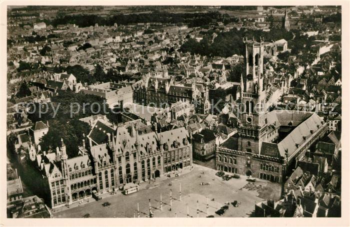 Bruges BRUGGE Belgie Beffroi et Grande Place vue aerienne