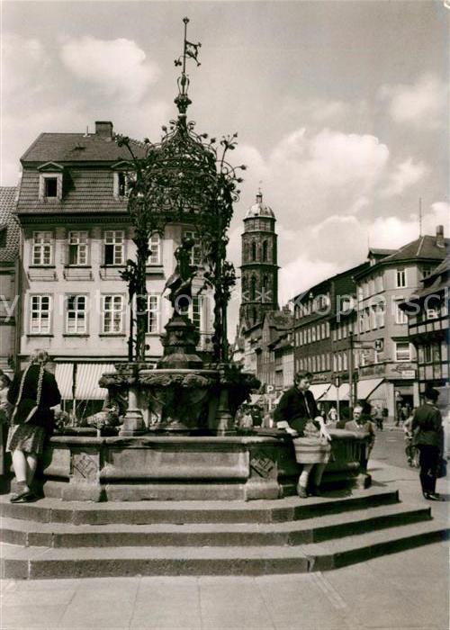 Goettingen Niedersachsen Marktplatz mit Gaenseliesel Brunnen