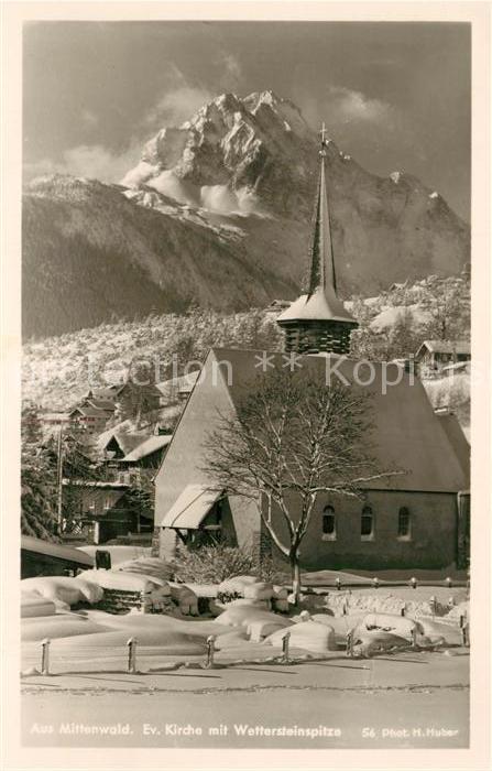 Mittenwald Bayern Ev Kirche mit Wettersteinspitze Winterlandschaft Alpen