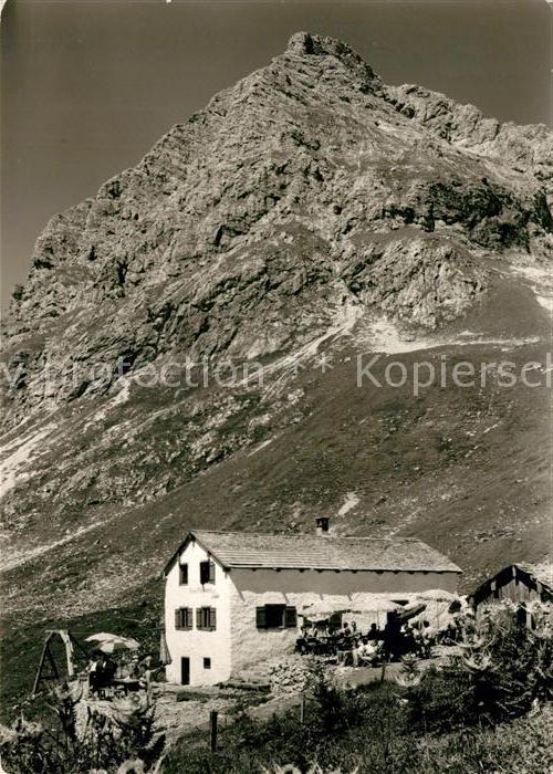 Mittelberg Kleinwalsertal Obere Widdersteinhuette mit Widderstein Allgaeuer Alpe