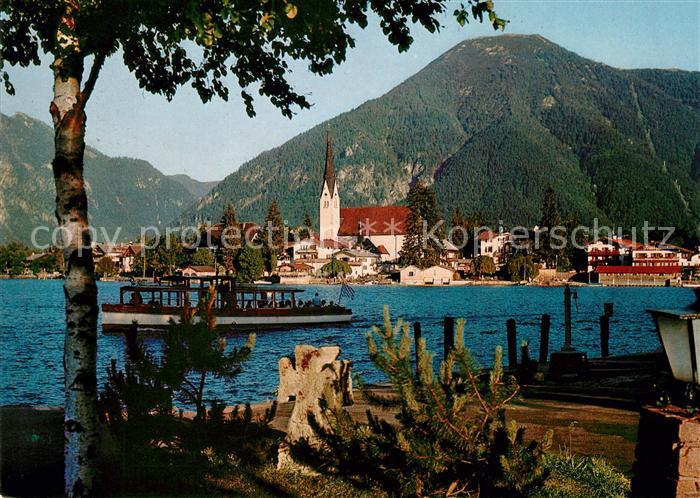 Rottach-Egern Uferpartie am Tegernsee Ausflugsboot Blick zum Wallberg Mangfallge